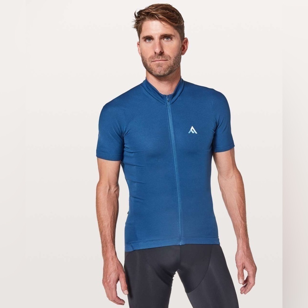 Lululemon 7Mesh Quantum Jersey Short Sleeve. Great Condition